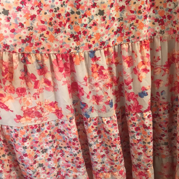 ELLE Floral Chiffon Tiered Maxi dress - Picture 4 of 6